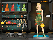 Play Holly madison dress up Game