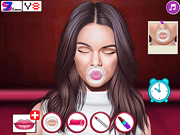 Jenner Lip Doctor - Girls - Y8.com