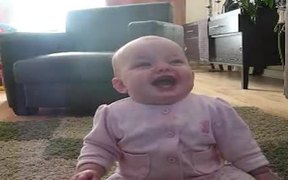 Baby Laughing At Dog Eating - Kids - VIDEOTIME.COM