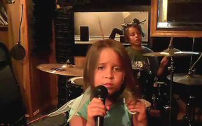 Heavy Metal Little Girl - Kids - VIDEOTIME.COM