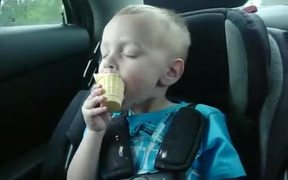 Ice Cream Makes Him Sleepy - Kids - VIDEOTIME.COM