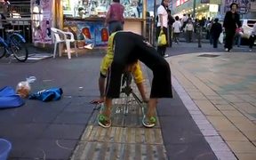Chinese Street Performer - Fun - VIDEOTIME.COM