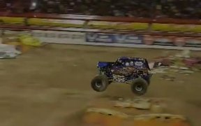 Monster Truck Backflip - Sports - VIDEOTIME.COM