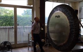 That Is A Super Huge Gong - Music - VIDEOTIME.COM