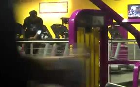 Treadmill Dancer - Fun - VIDEOTIME.COM