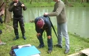 Bungee Into The Lake Prank - Fun - VIDEOTIME.COM
