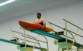 Kayak High Dive - Fun - VIDEOTIME.COM