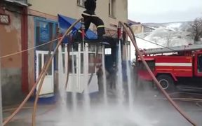 Russian Firefighter Hovering - Fun - VIDEOTIME.COM