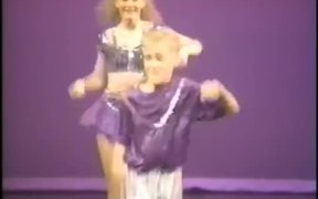 Ryan Gosling Is Dancing In 1992 - Fun - VIDEOTIME.COM