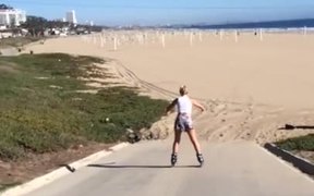 Rollerblading Girl Faceplants - Fun - VIDEOTIME.COM