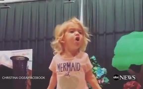 Broadway Performance Of Alphabet - Kids - VIDEOTIME.COM