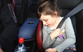 Little Girls Reaction To Some Fast Driving - Kids - VIDEOTIME.COM