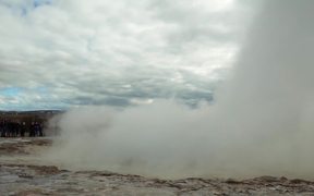 Geyser Erupting - Fun - VIDEOTIME.COM