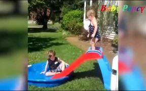 Kids Swimming in The Pool - Kids - VIDEOTIME.COM
