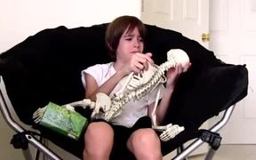Kid Freaks Out Over Dissection - Kids - VIDEOTIME.COM