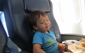 Kid Falls Asleep While Sleeping - Kids - VIDEOTIME.COM