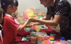Amazing Slinky Tricks - Fun - VIDEOTIME.COM
