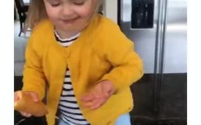 Toddler Girl - Kids - VIDEOTIME.COM