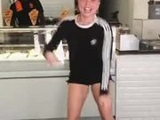This Girl Has Got Some Serious Moves! - Kids - Y8.COM