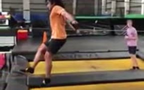 Wrong Place To Land On The Trampoline - Sports - VIDEOTIME.COM