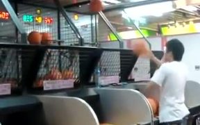 Man Too Good At Basketball Game Machine - Fun - VIDEOTIME.COM