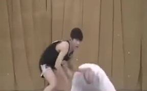 Just A Japanese Way Of Playing Basketball - Fun - VIDEOTIME.COM