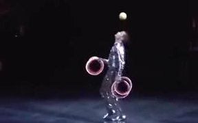 Juggling Rings And Balls - Fun - VIDEOTIME.COM