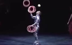 Juggling Rings And Balls - Fun - VIDEOTIME.COM