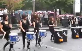 Wild Drum Performance By Ladies On The Street - Music - VIDEOTIME.COM