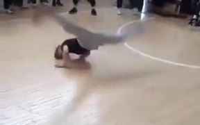 The 10-Year Old Who Dances Like A Boss - Fun - VIDEOTIME.COM