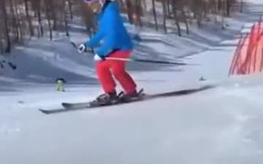 Master Skier Or Birdman On Vacation? - Sports - VIDEOTIME.COM