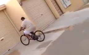Bicycle Stunt Went Wrong - Sports - VIDEOTIME.COM
