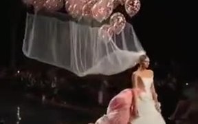 Long Flowy Wedding Dress? - Fun - VIDEOTIME.COM