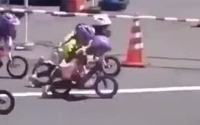 Is This Moto GP For Kids?! They Sure Rip! - Kids - VIDEOTIME.COM
