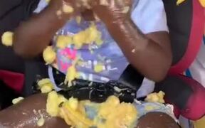 This Baby Goes Bananas - Kids - VIDEOTIME.COM