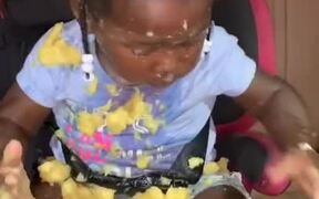 This Baby Goes Bananas - Kids - VIDEOTIME.COM