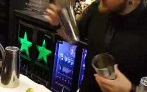 A Bartender Who's A Magician?! Take My Money! - Fun - VIDEOTIME.COM