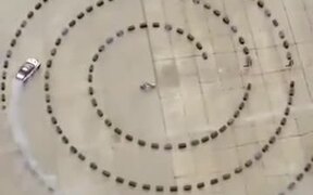 Amazing Spiral Car Drifting - Tech - VIDEOTIME.COM