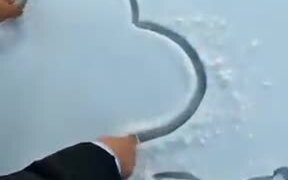 Making The Perfect Ice Heart - Fun - VIDEOTIME.COM