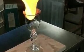 Molten Glass In A Goblet - Tech - VIDEOTIME.COM