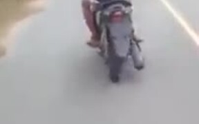 When You Bike Becomes A Damned Horse - Tech - VIDEOTIME.COM