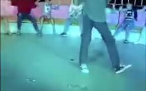 Guy Dances Around In The Carousel Like A Boss! - Fun - VIDEOTIME.COM