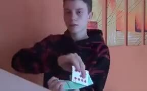 Playing With Cards Like It's Magic! - Fun - VIDEOTIME.COM