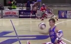 Basketball Player Knows Some Amazing Tricks! - Sports - VIDEOTIME.COM