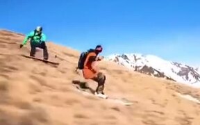These Guys Skiing Really Know What They're Doing! - Sports - VIDEOTIME.COM