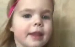 Little Girl Just Made Herself An Unibrow - Kids - VIDEOTIME.COM