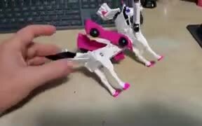 That's The Weirdest Transformers Toy Ever - Fun - VIDEOTIME.COM