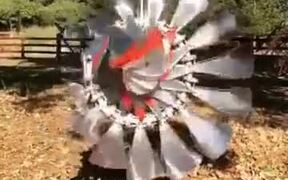Amazing Kinetic Wind Art Sculpture - Tech - VIDEOTIME.COM