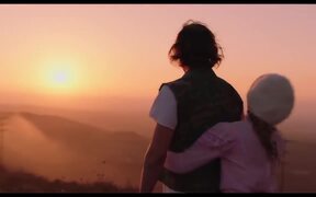 Valley Girl Trailer - Movie trailer - VIDEOTIME.COM