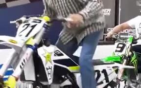 Grandpa Motorbiking Using VR - Fun - VIDEOTIME.COM